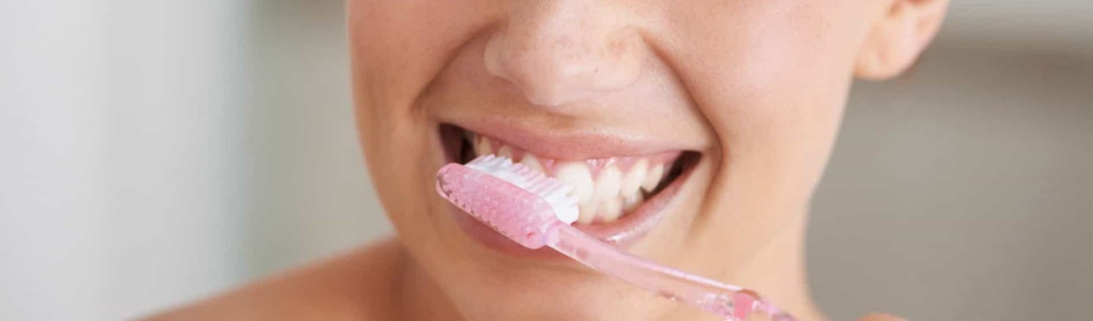 Odontopole traitement esthetique surfaçage radiculaire dents